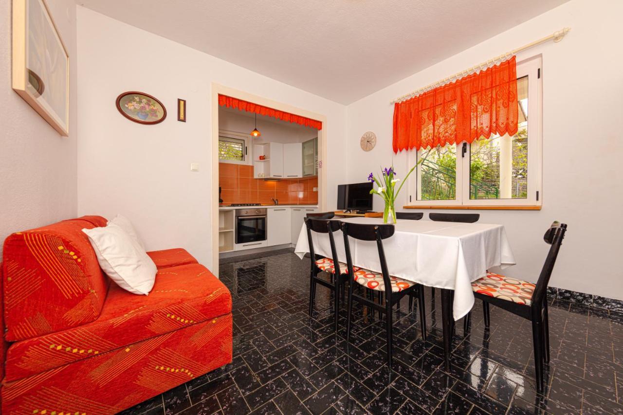 Apartment โพรไมนา ภายนอก รูปภาพ